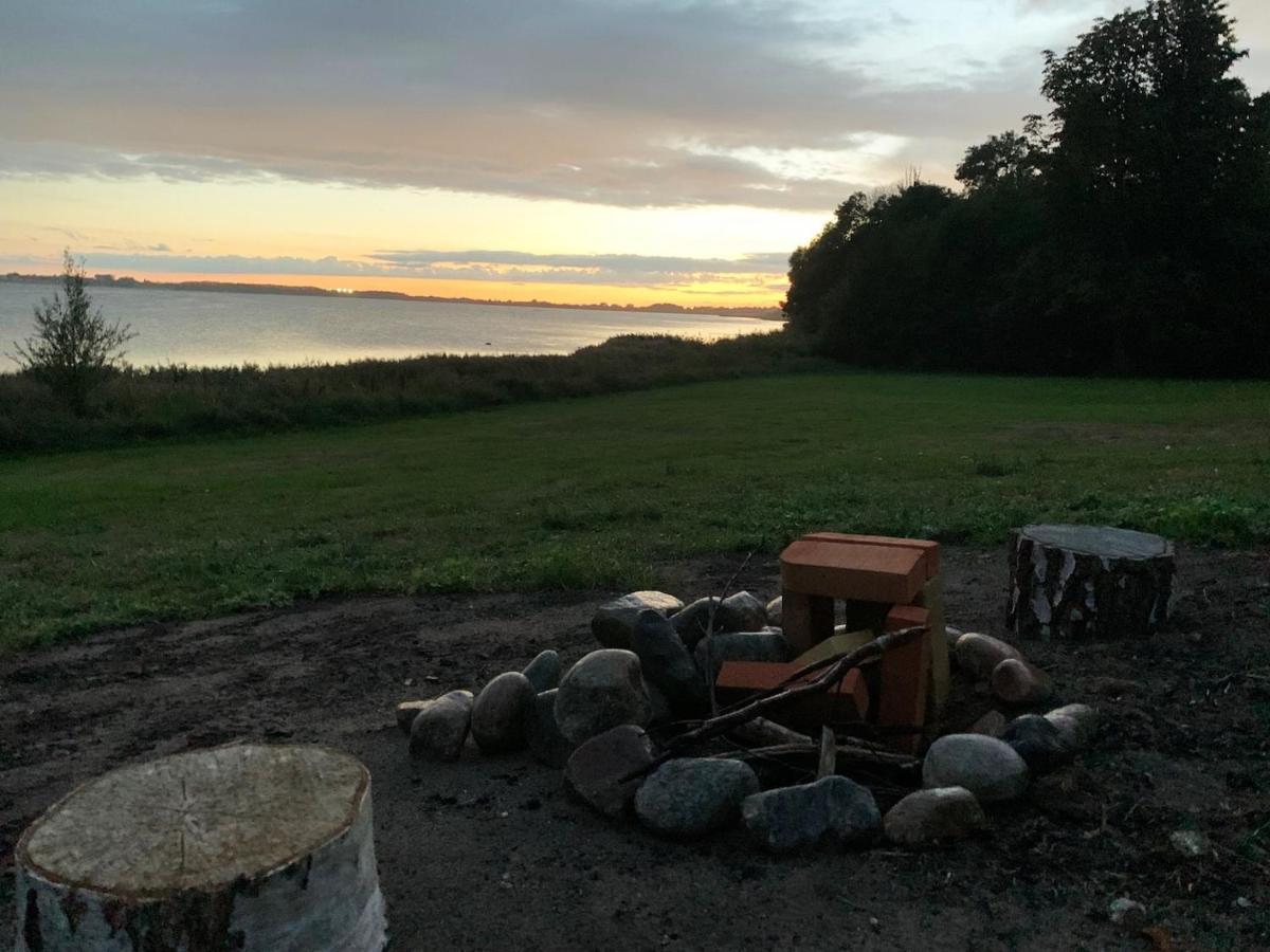 Hytte I Forste Raekke Til Fjord Hotel Holbaek Bagian luar foto