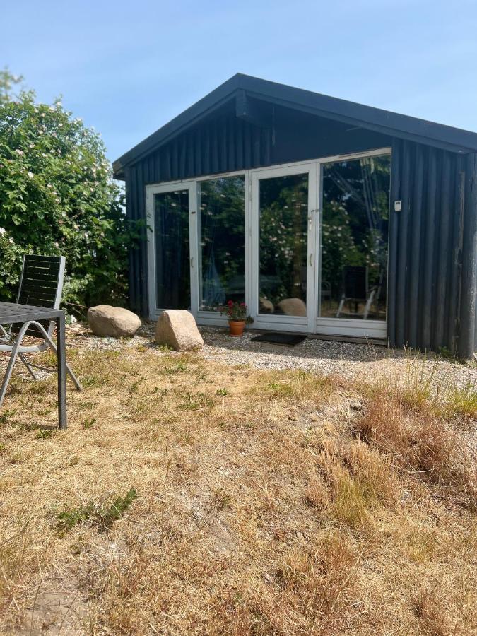 Hytte I Forste Raekke Til Fjord Hotel Holbaek Bagian luar foto